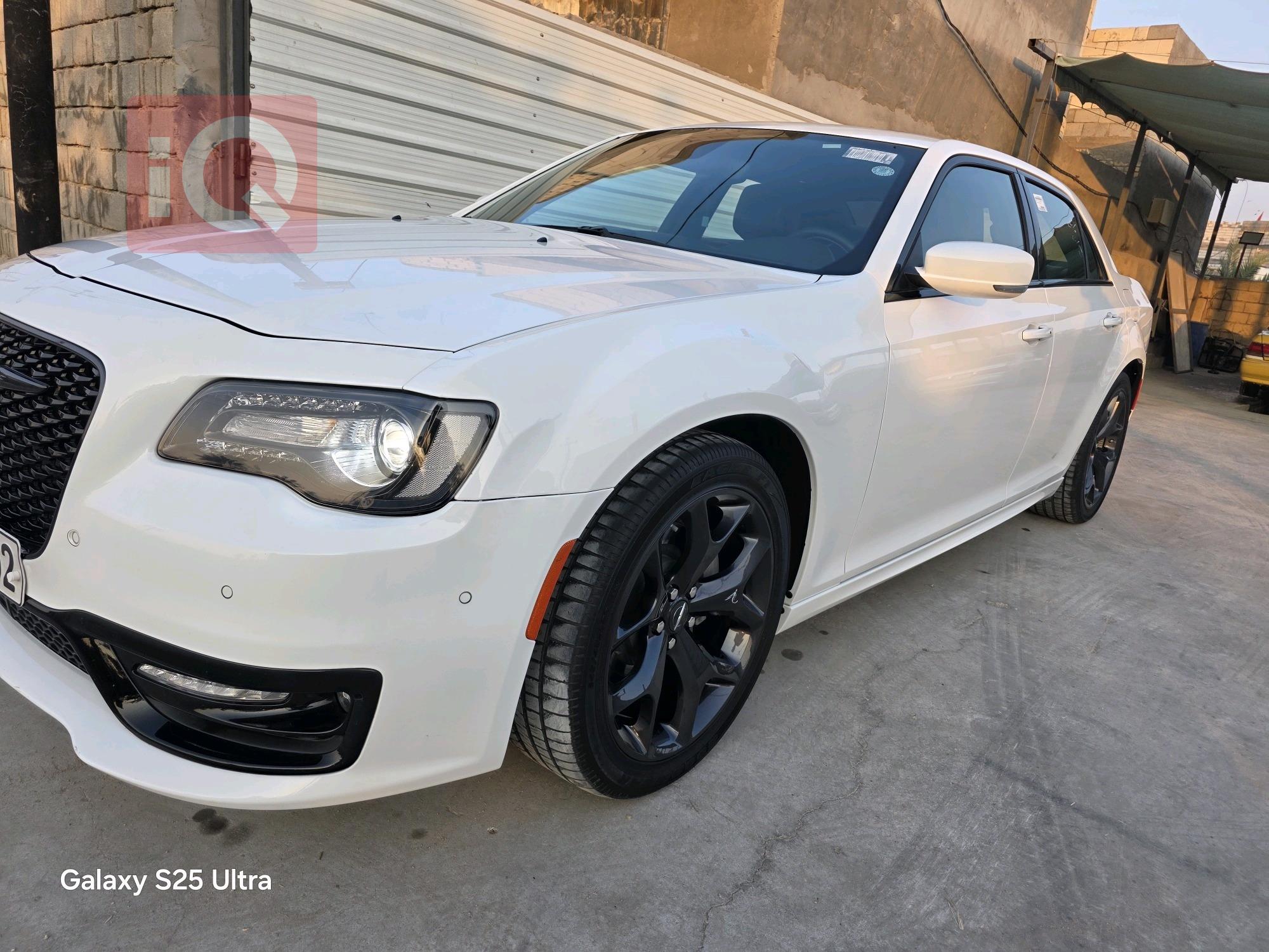 کرایسلەر 300